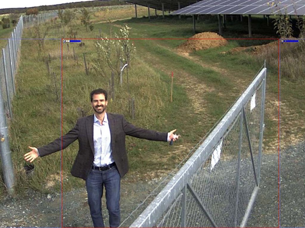 Patrick Wagenhofer vor der PV-Anlage Strem Südburgenland | Wagenhofer Erneuerbare Energien-Ökostrom | (c) Patrick Wagenhofer